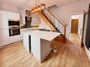 Kitchen Diner- click for photo gallery